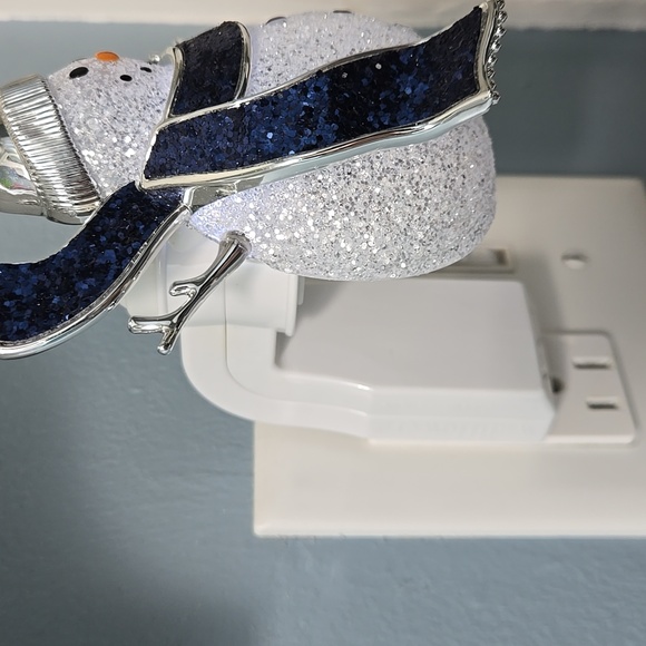 Bath & Body Works Wallflower Snowman  Plugin Diffuser Night Light Glitter CUTE - Picture 8 of 16